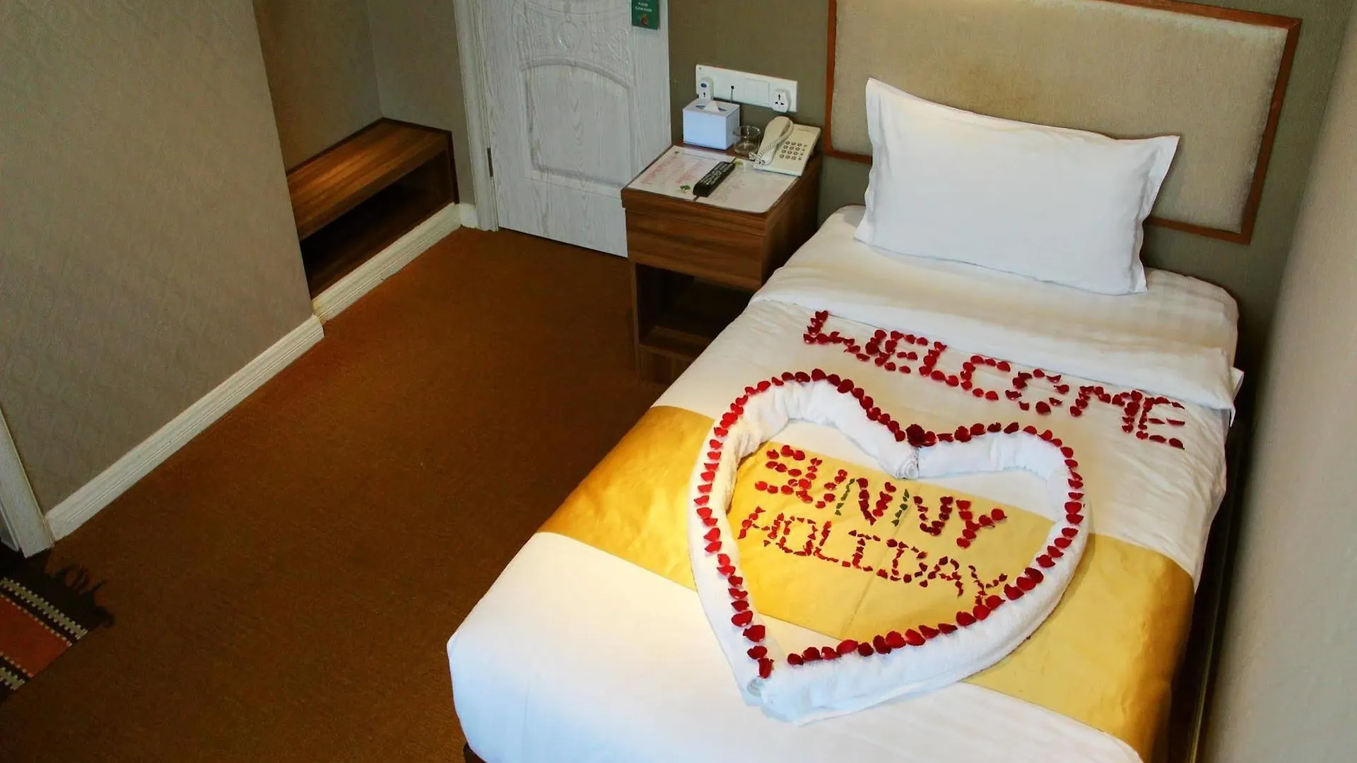 Sunny Holiday Hotel Rangoon 3*,  Myanmar