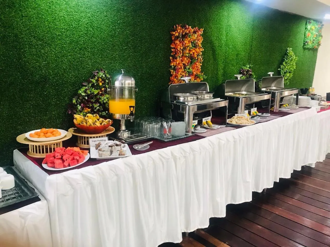 Sunny Holiday Hotel Rangoon Myanmar