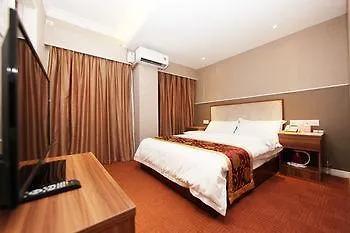 Sunny Holiday Hotel Yangon 3*,
