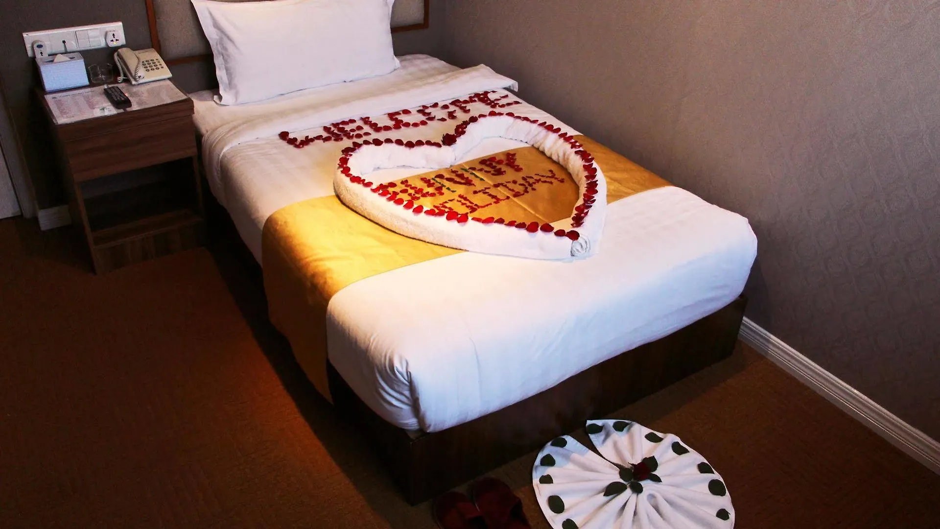 Sunny Holiday Hotel Yangon 3*,  Birmania