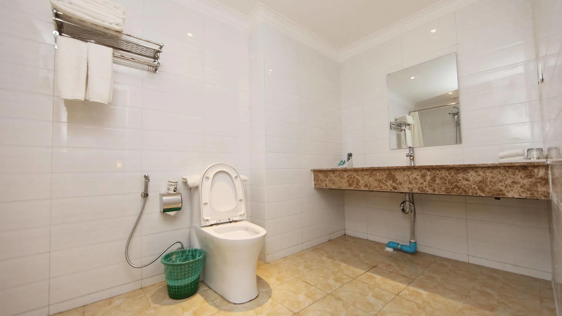 Sunny Holiday Hotel Yangon